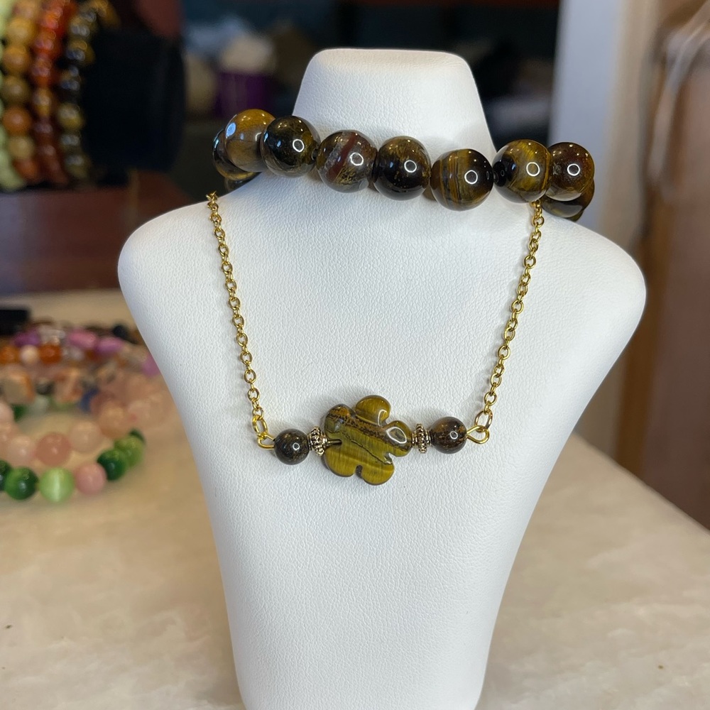 Madre- 2pc set Genuine Tigers eye pendant and Tigers Eye bead bracelet.